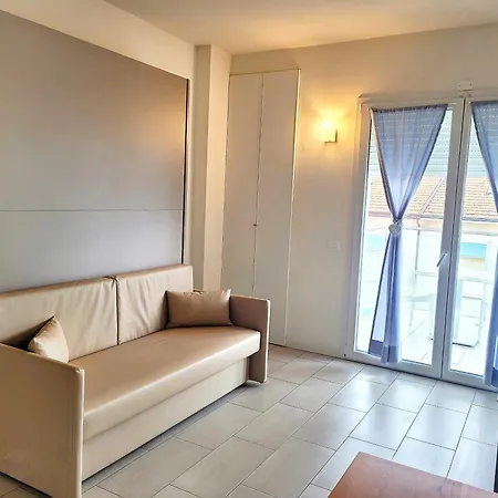 Sunrise Aparthotel 2*